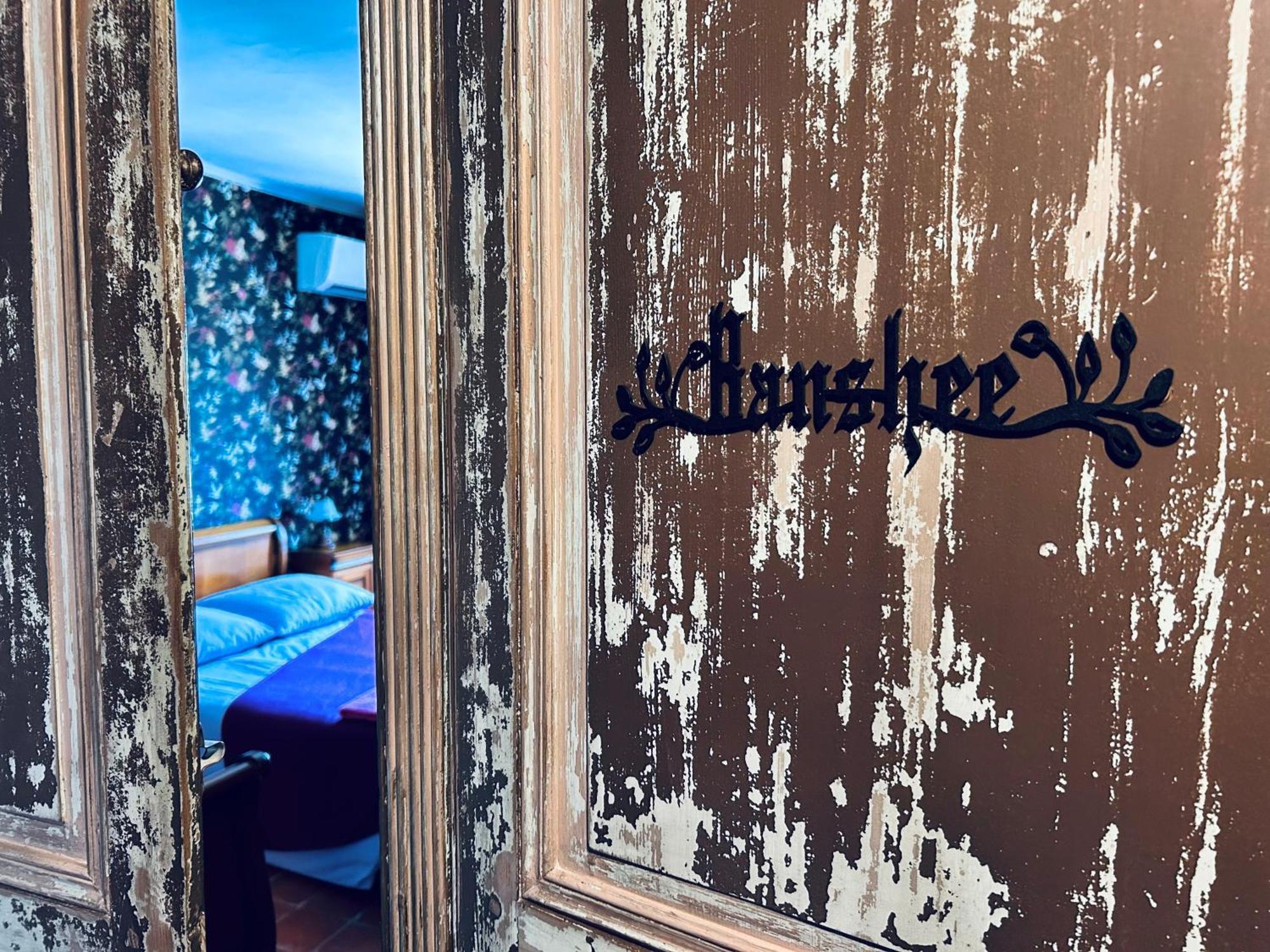 La Babayaga Bed & Breakfast กาเปสตอง ภายนอก รูปภาพ