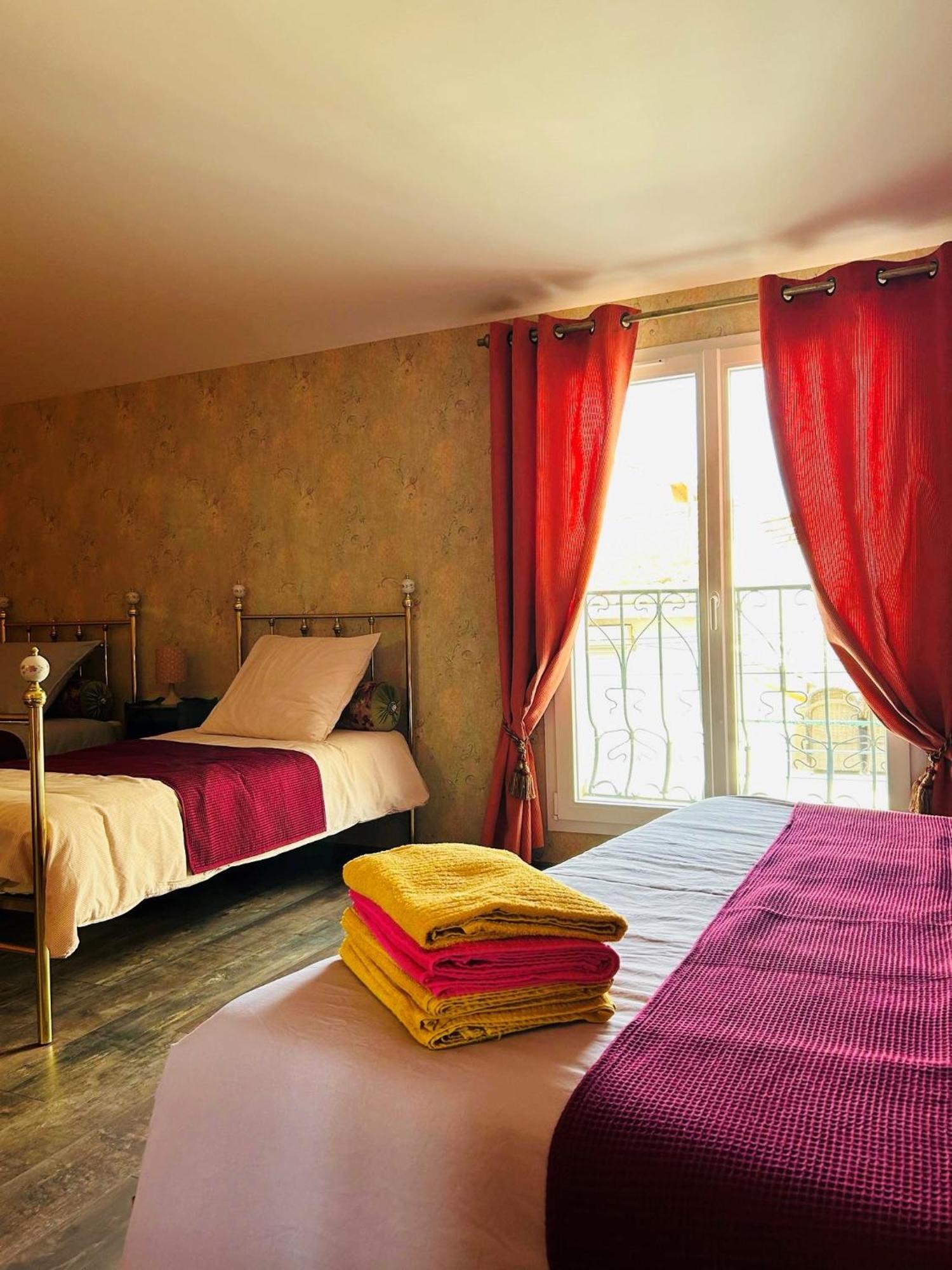 La Babayaga Bed & Breakfast กาเปสตอง ภายนอก รูปภาพ